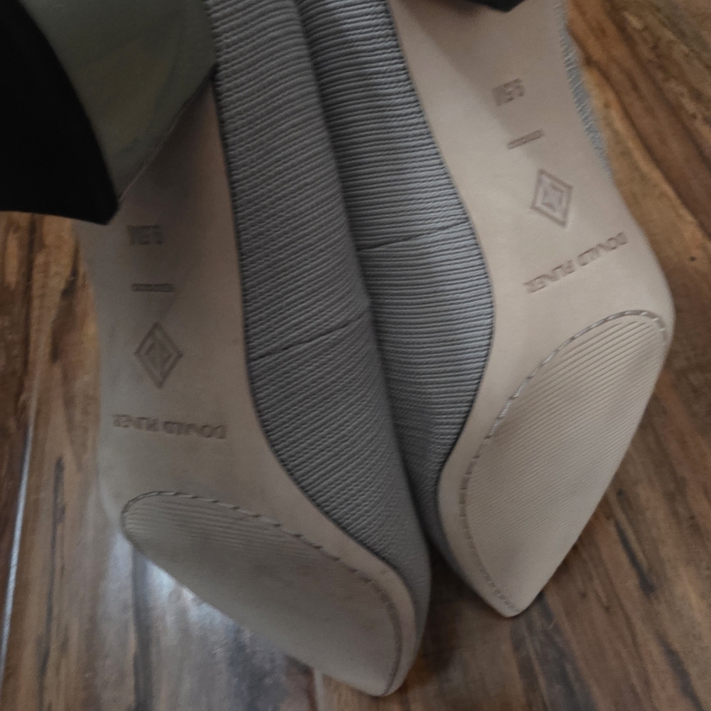 Women's Donald Pliner Suzette Pump In Light Taupe. Never Worn. Size 9.5 - Picture 8 of 10